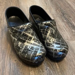 Danskos Professional Clog in Block Print - Size 7.5-8 (38M)